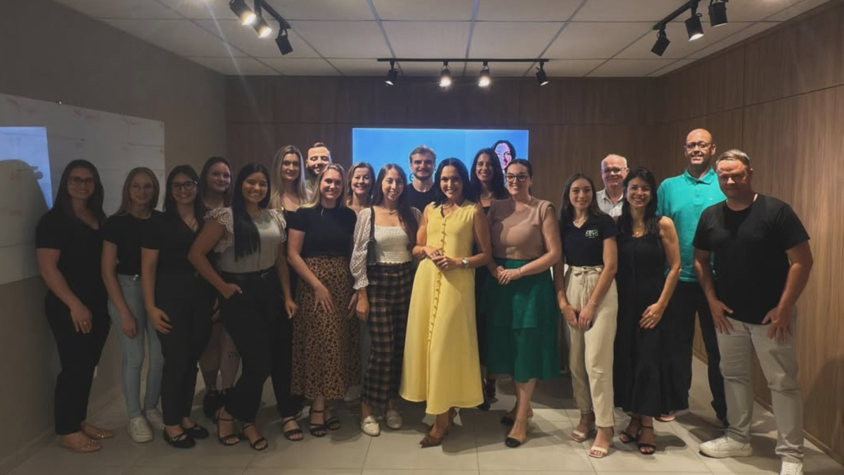 Francis presente em curso de comunicação com Aline Silva